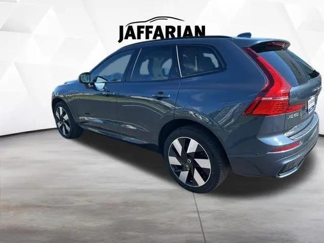 2024 Volvo XC60 Recharge T8 Plus Dark Theme