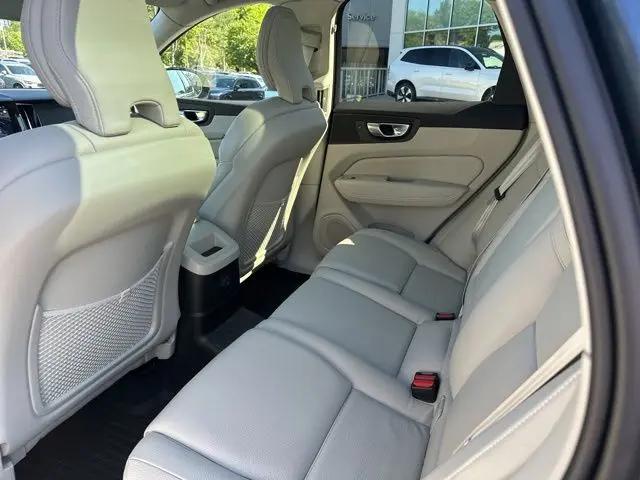 2024 Volvo XC60 Recharge T8 Plus Dark Theme