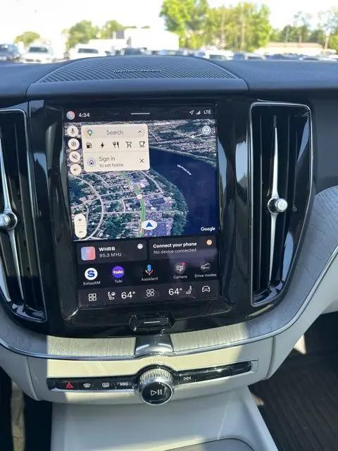 2024 Volvo XC60 Recharge T8 Plus Dark Theme