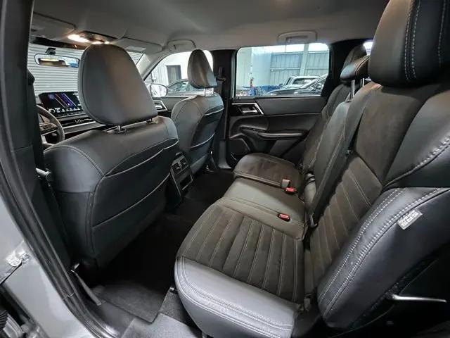 2023 Mitsubishi Outlander PHEV SE S-AWC