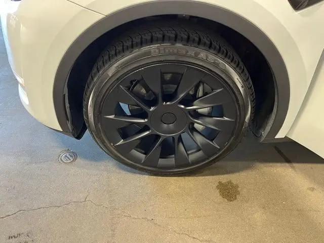 2024 Tesla Model Y Long Range Dual Motor All-Wheel Drive