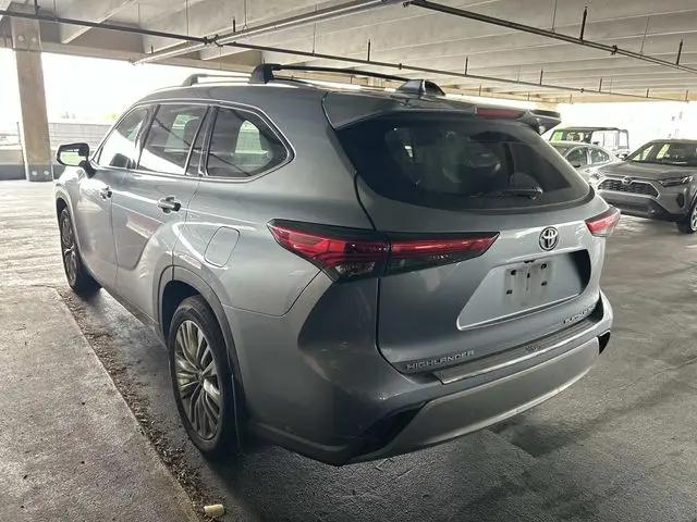 2021 Toyota Highlander Platinum