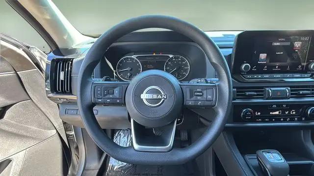 2025 Nissan Pathfinder S FWD