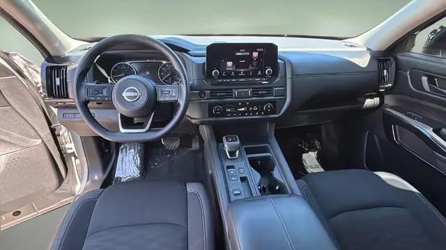 2025 Nissan Pathfinder S FWD