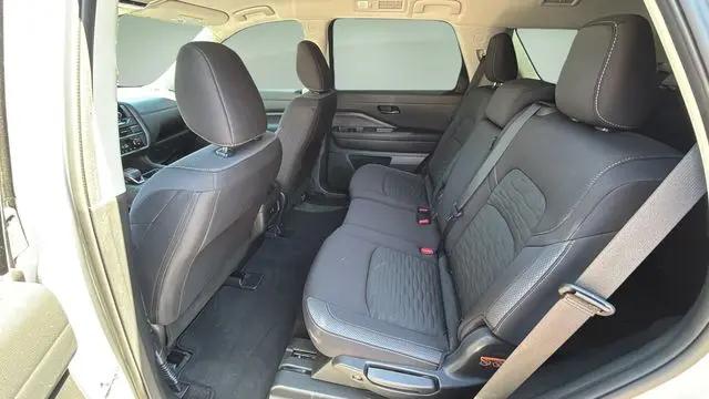 2025 Nissan Pathfinder S FWD