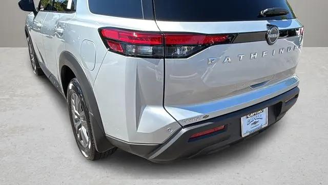 2025 Nissan Pathfinder S FWD