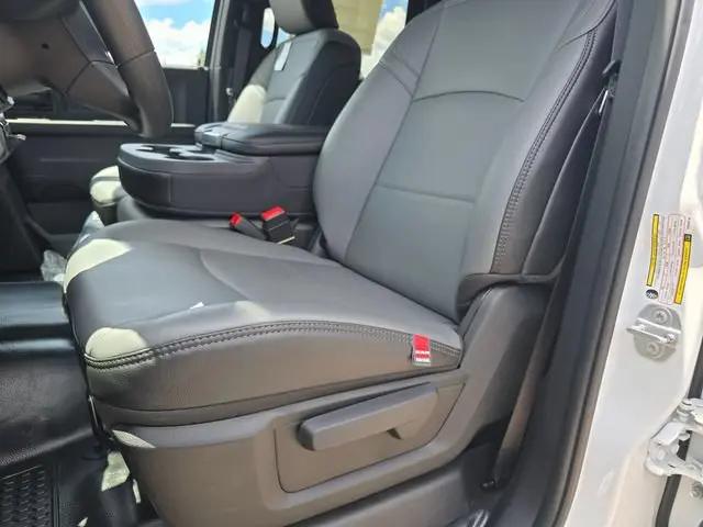 2026 Ram 3500 Tradesman Crew Cab 4x4 64 Box