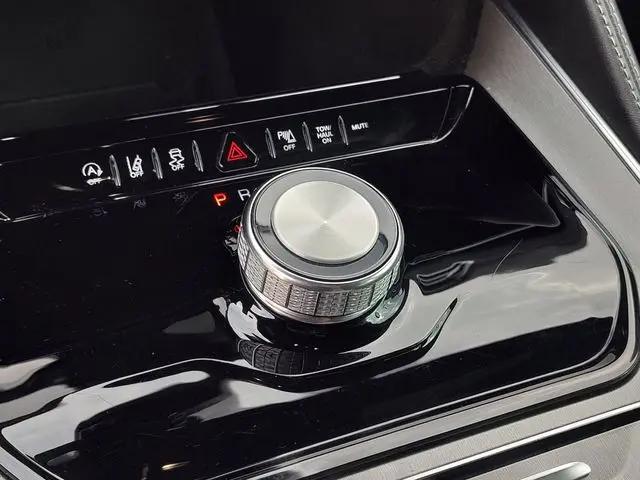 2024 Jeep Wagoneer Series II Carbide 4x2