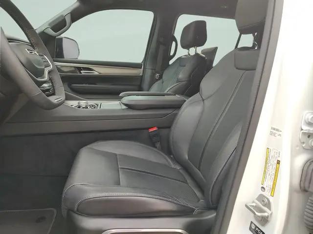 2024 Jeep Wagoneer Series II Carbide 4x2