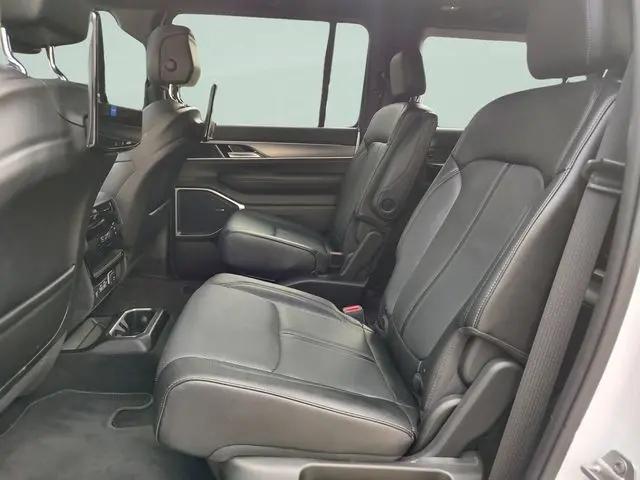 2024 Jeep Wagoneer Series II Carbide 4x2