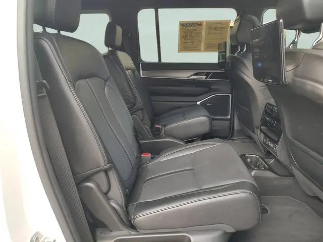2024 Jeep Wagoneer Series II Carbide 4x2