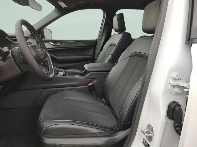 2025 Jeep Grand Cherokee L Altitude X 4x4