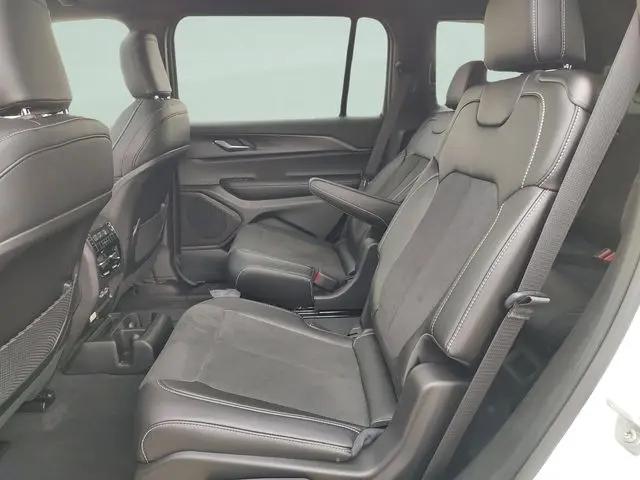 2025 Jeep Grand Cherokee L Altitude X 4x4
