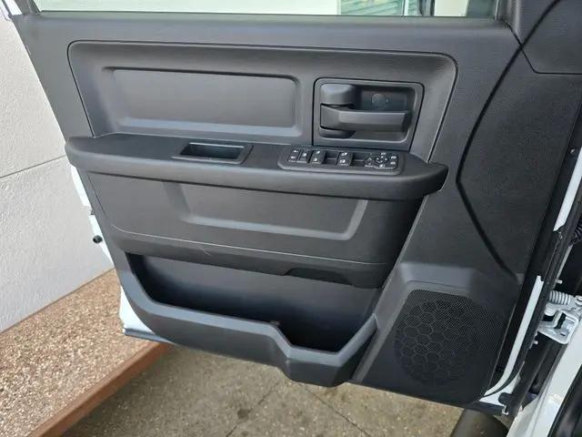 2026 Ram 2500 Black Express Crew Cab 4x4 64 Box