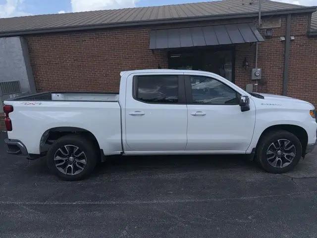 2022 Chevrolet Silverado 1500 4WD Crew Cab Short Bed LT with 2FL