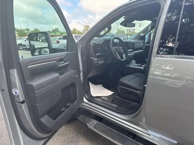 2026 GMC Sierra 2500HD Crew Cab, Standard Bed, SLT, 4WD