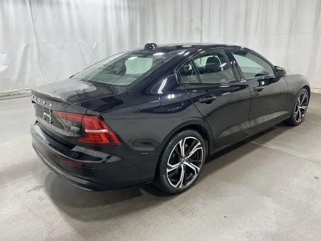 2024 Volvo S60 B5 Plus Dark Theme