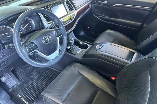 2016 Toyota Highlander Limited V6