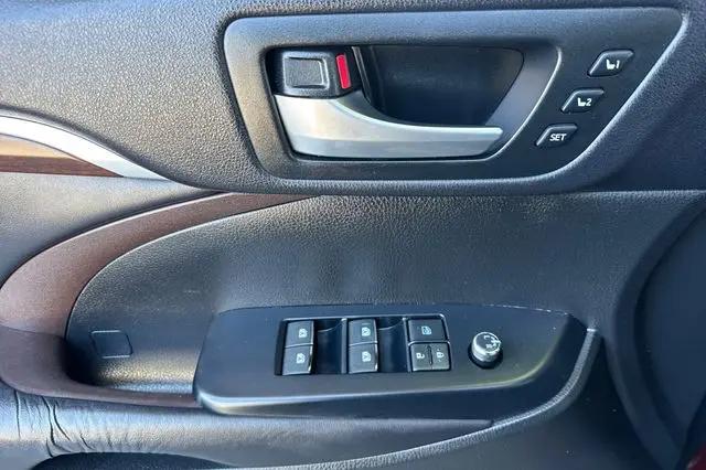 2016 Toyota Highlander Limited V6
