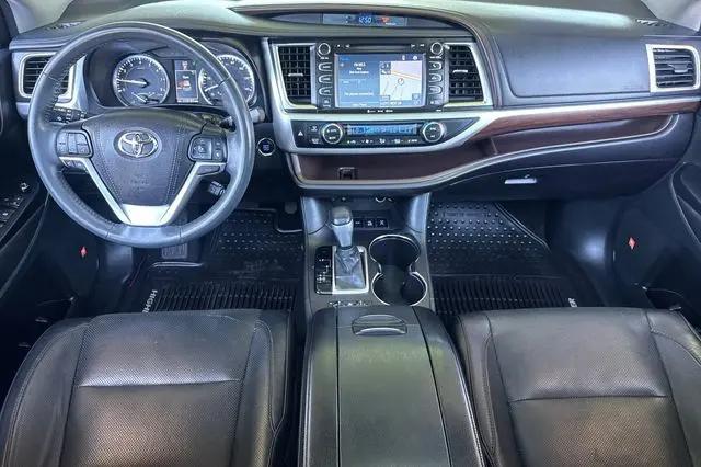2016 Toyota Highlander Limited V6