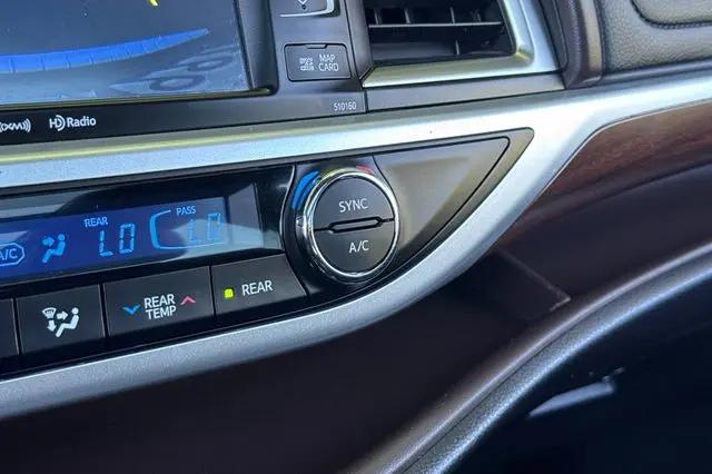 2016 Toyota Highlander Limited V6