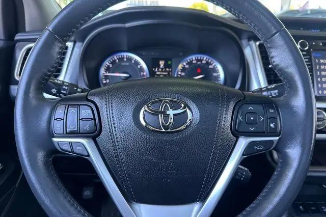 2016 Toyota Highlander Limited V6