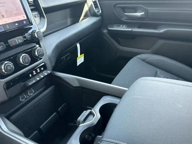 2026 Ram 1500 Express Crew Cab 4x4 57 Box