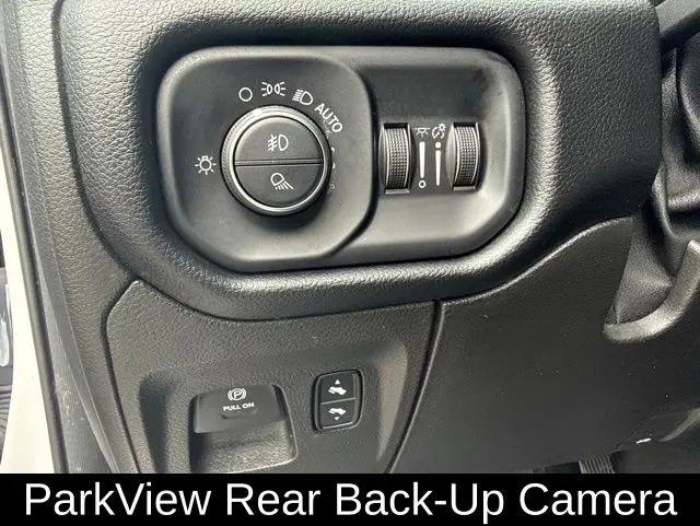 2019 Ram 1500 Big Horn/Lone Star Crew Cab 4x4 5'7" Box
