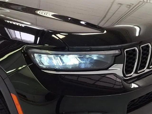 2025 Jeep Grand Cherokee L Laredo X 4x4