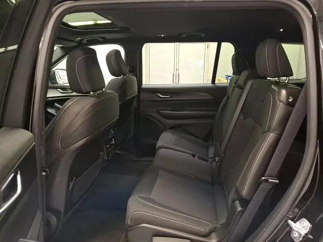 2025 Jeep Grand Cherokee L Laredo X 4x4