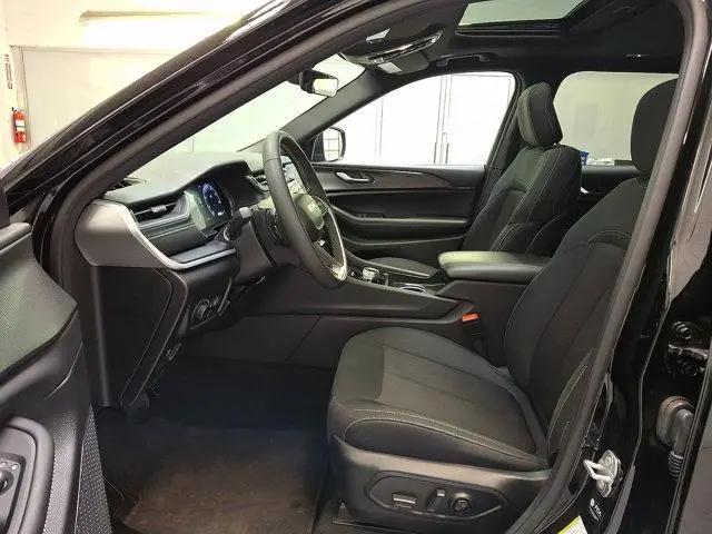 2025 Jeep Grand Cherokee L Laredo X 4x4