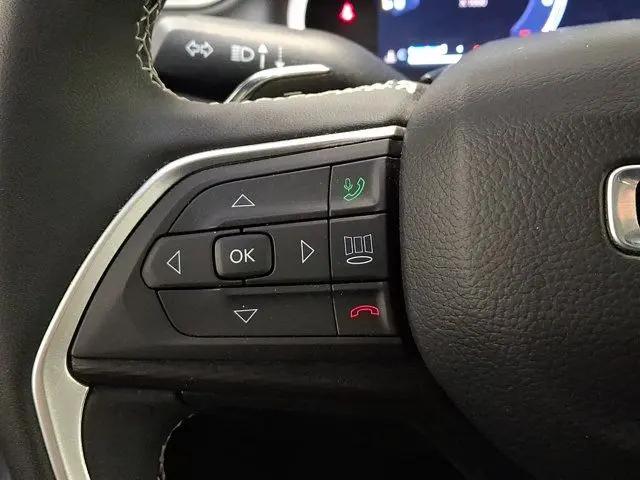2025 Jeep Grand Cherokee L Laredo X 4x4
