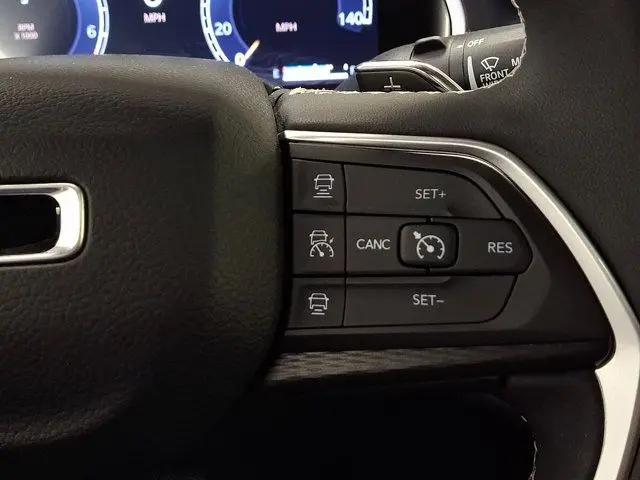 2025 Jeep Grand Cherokee L Laredo X 4x4