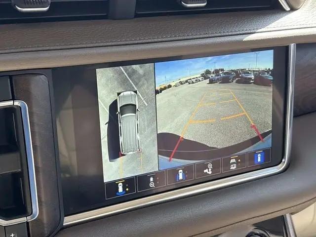 2022 GMC Yukon 4WD Denali
