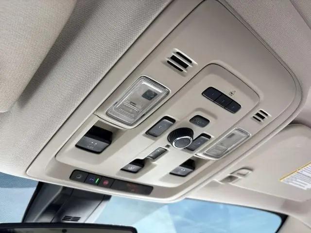 2022 GMC Yukon 4WD Denali