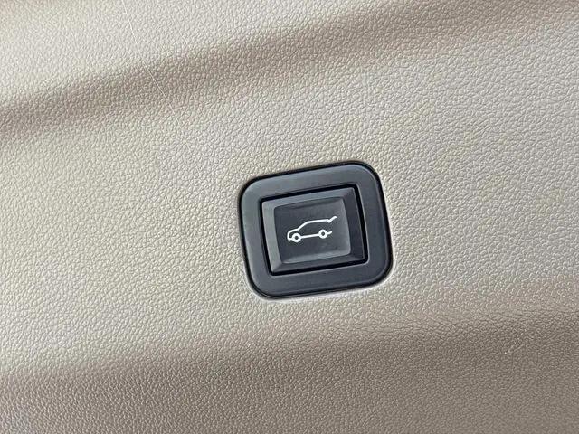 2022 GMC Yukon 4WD Denali