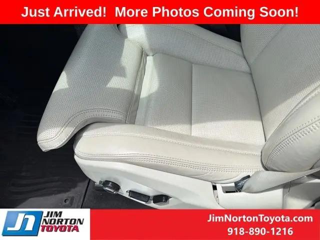 2023 Volvo XC90 Recharge T8 Ultimate Bright Theme 7-Seater
