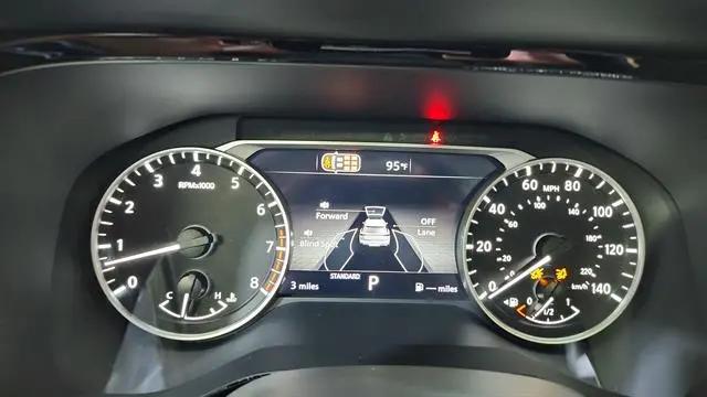 2026 Nissan Pathfinder SV