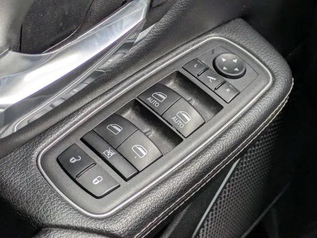 2022 Ram 1500 Laramie Crew Cab 4x4 5'7" Box