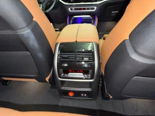 2024 BMW X5 M60i