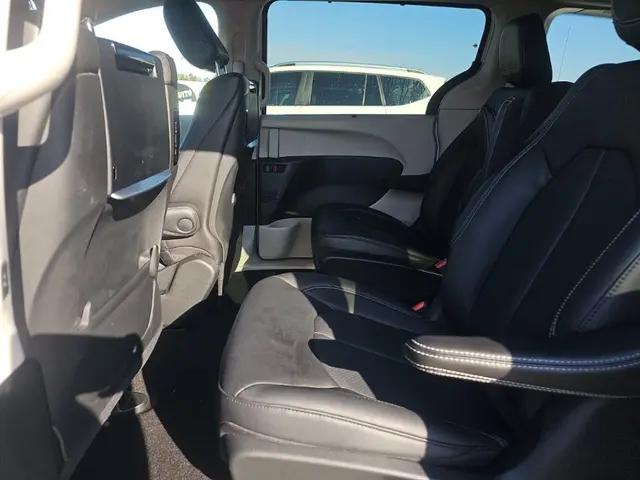 2024 Chrysler Pacifica Hybrid Road Tripper