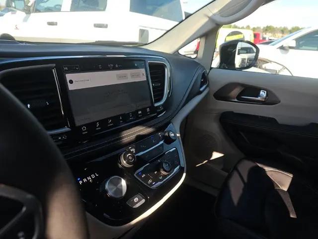 2024 Chrysler Pacifica Hybrid Road Tripper