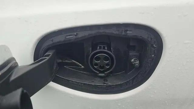 2024 Chrysler Pacifica Hybrid Road Tripper