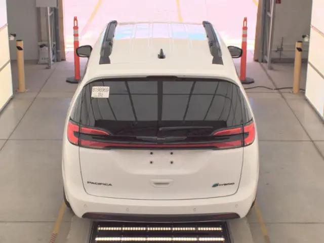 2024 Chrysler Pacifica Hybrid Road Tripper