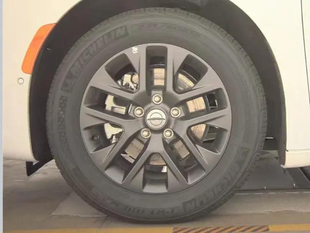 2024 Chrysler Pacifica Hybrid Road Tripper