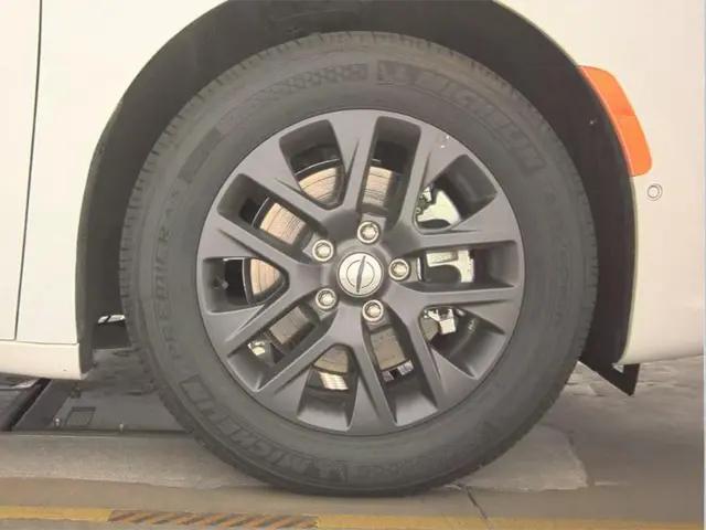 2024 Chrysler Pacifica Hybrid Road Tripper