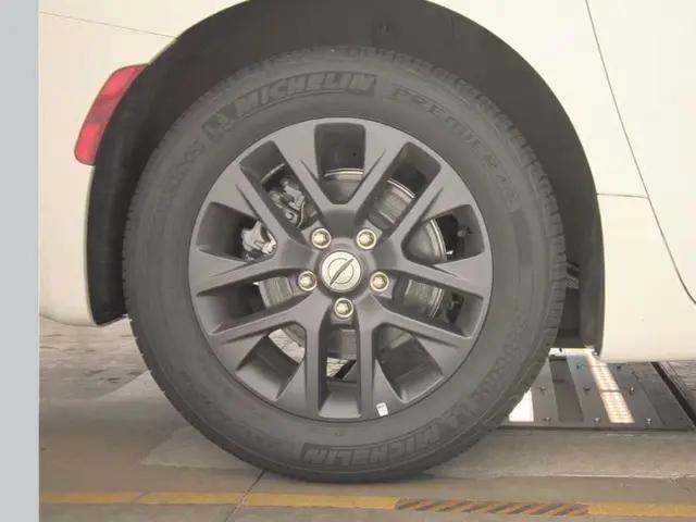 2024 Chrysler Pacifica Hybrid Road Tripper