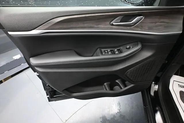 2026 Jeep Grand Cherokee Altitude 4x4