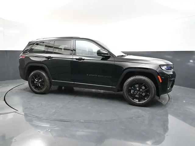 2026 Jeep Grand Cherokee Altitude 4x4