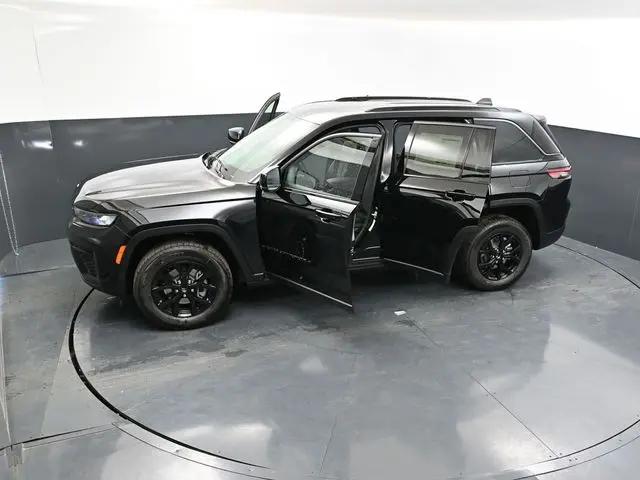 2026 Jeep Grand Cherokee Altitude 4x4